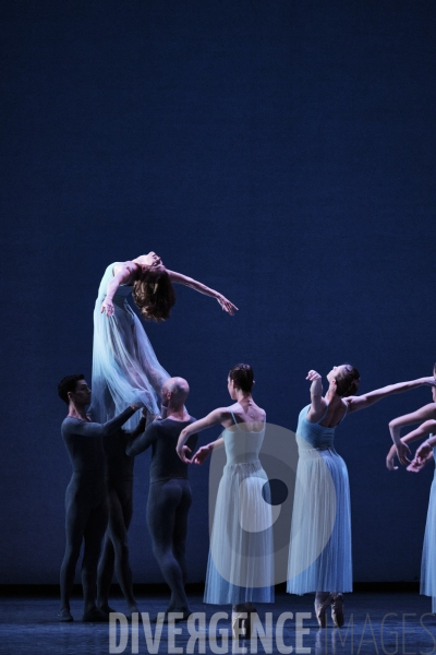 Sérénade / George Balanchine / Ballet de l Opéra national de paris