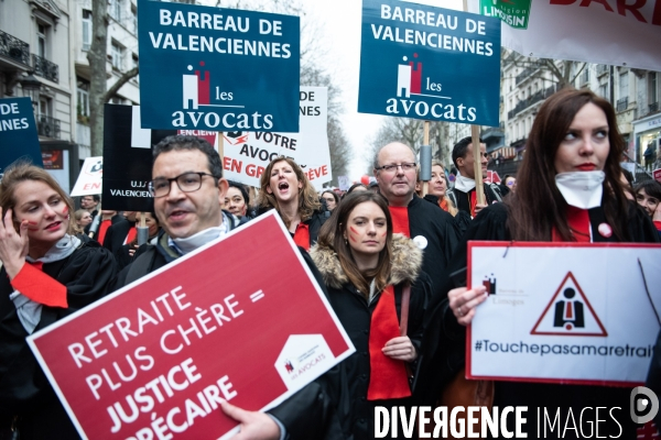 Les avocats marchent contre la réforme des retraites