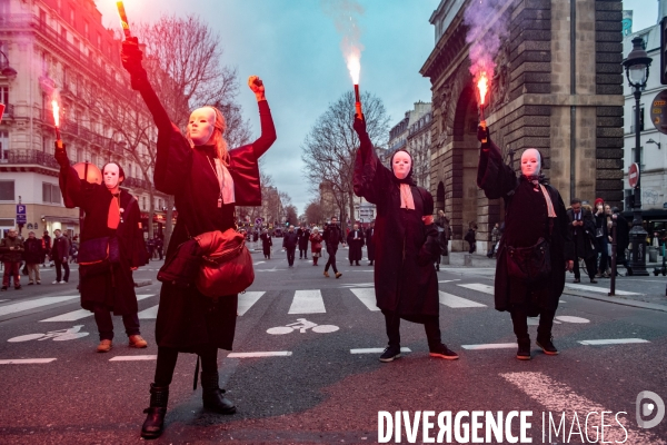 Les avocats marchent contre la réforme des retraites