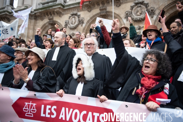 Les avocats marchent contre la réforme des retraites