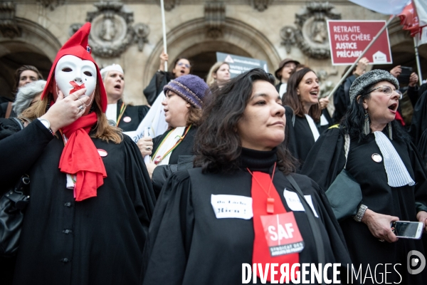 Les avocats marchent contre la réforme des retraites