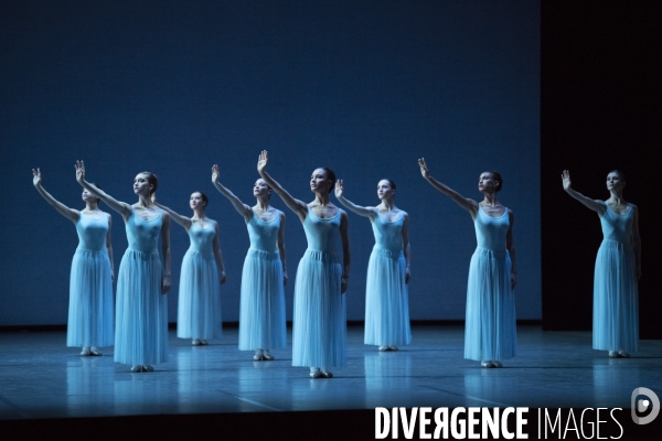 SERENADE de George Balanchine