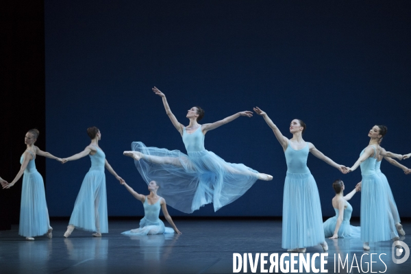 SERENADE de George Balanchine