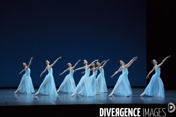 SERENADE de George Balanchine