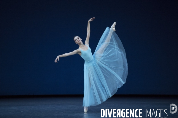 SERENADE de George Balanchine