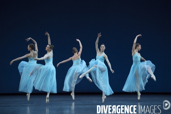 SERENADE de George Balanchine