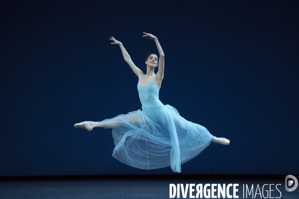 SERENADE de George Balanchine