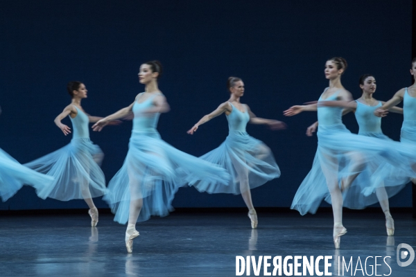 SERENADE de George Balanchine