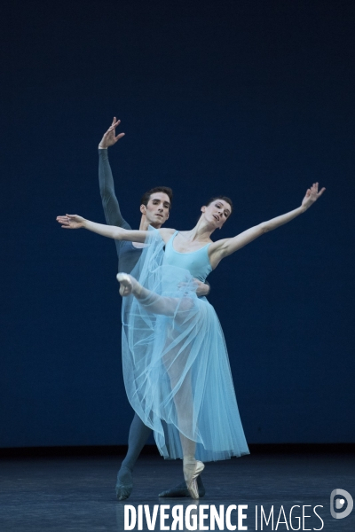 SERENADE de George Balanchine