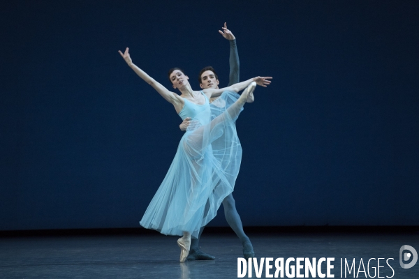 SERENADE de George Balanchine