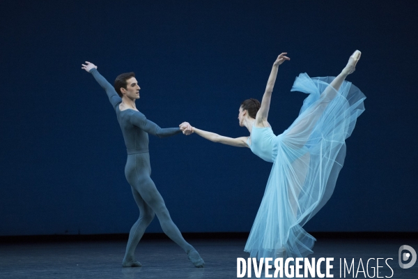 SERENADE de George Balanchine