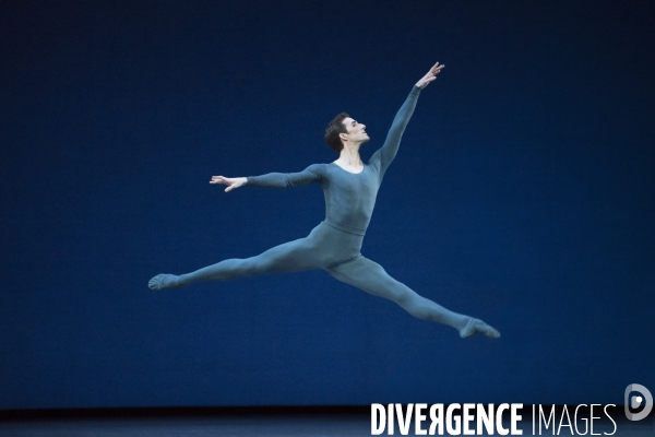 SERENADE de George Balanchine