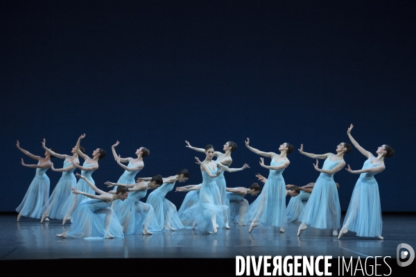 SERENADE de George Balanchine