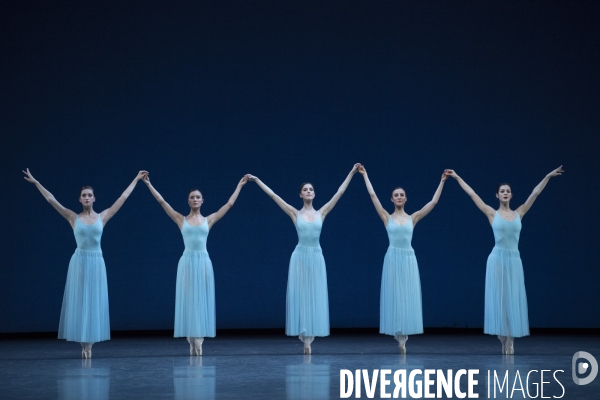 SERENADE de George Balanchine