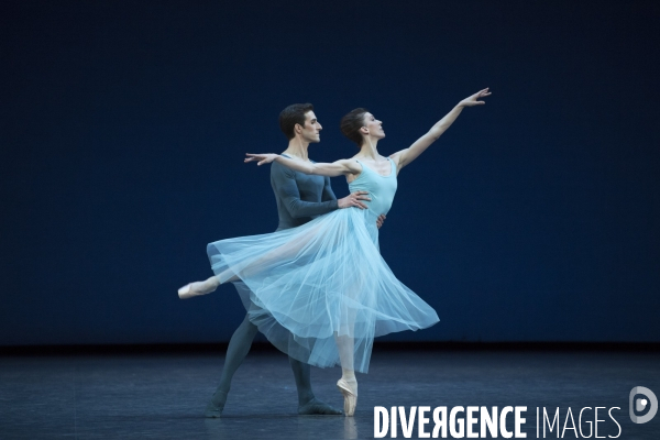 SERENADE de George Balanchine