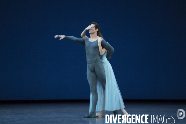 SERENADE de George Balanchine