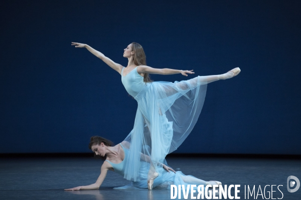 SERENADE de George Balanchine