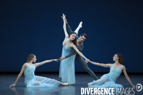 SERENADE de George Balanchine