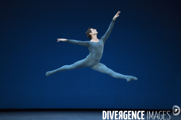 SERENADE de George Balanchine