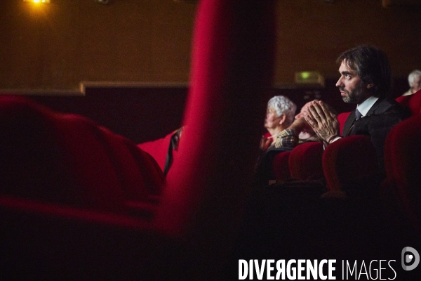 Cedric Villani en campagne dans le treizieme arrondissement et la dalle des Olympiades