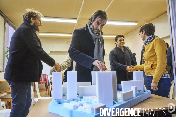 Cedric Villani en campagne dans le treizieme arrondissement et la dalle des Olympiades