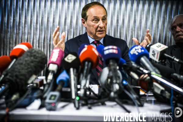 Conference de presse du directeur de la federation des sports de glace.