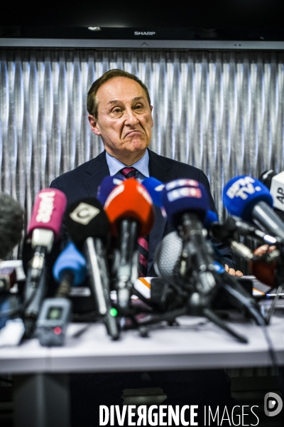 Conference de presse du directeur de la federation des sports de glace.