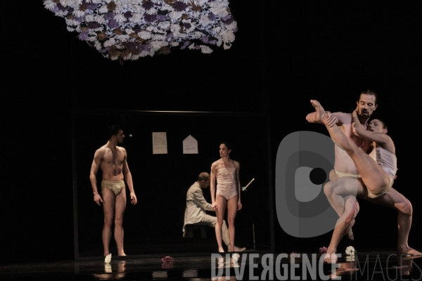 Yours, Virginia / Gil Harush /  Ballet de l Opéra national du Rhin