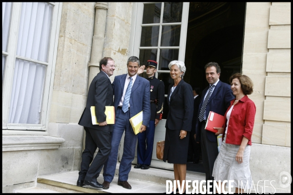 Reunion a matignon sur la crise economique