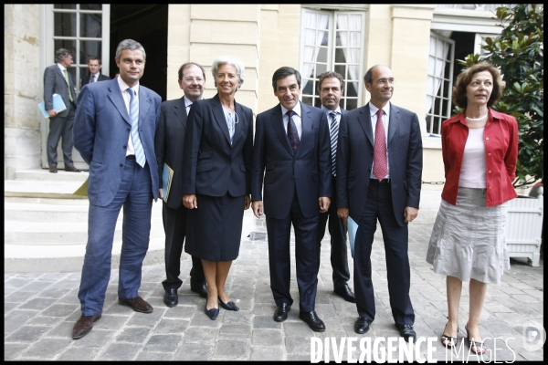 Reunion a matignon sur la crise economique