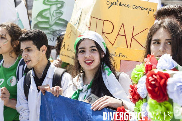 ALGÉRIE - Manifestation étudiante à Alger