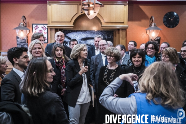 Valerie Pecresse présente des candidats franciliens pour les municipales