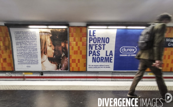 Campagne de publicite durex dans le metro parisien