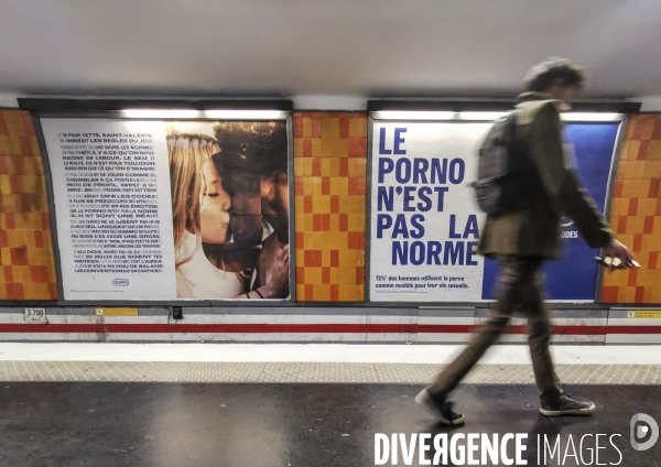 Campagne de publicite durex dans le metro parisien