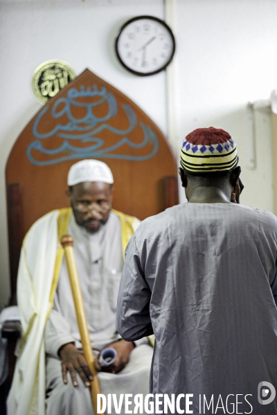 ISLAM - MOSQUÉE IMAM - Prière du vendredi dans différentes mosquées