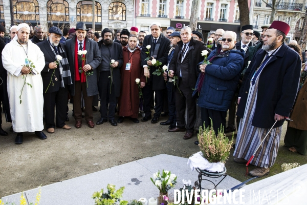 Dépôt de gerbe au Bataclan pour les imams européens.