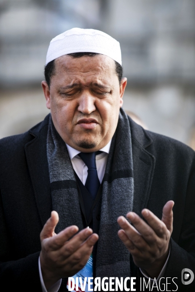 Dépôt de gerbe au Bataclan pour les imams européens.