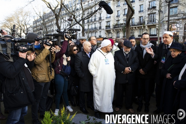 Dépôt de gerbe au Bataclan pour les imams européens.