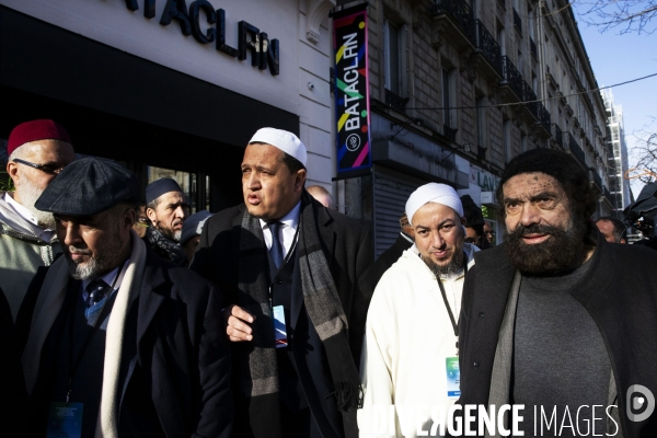 Dépôt de gerbe au Bataclan pour les imams européens.