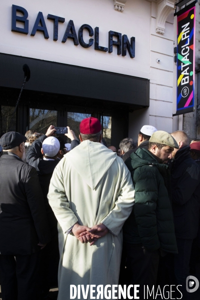 Dépôt de gerbe au Bataclan pour les imams européens.