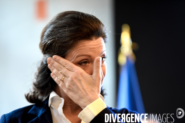 Agnès Buzyn et Olivier Véran. Passation de pouvoir au ministère des solidarités et de la santé.