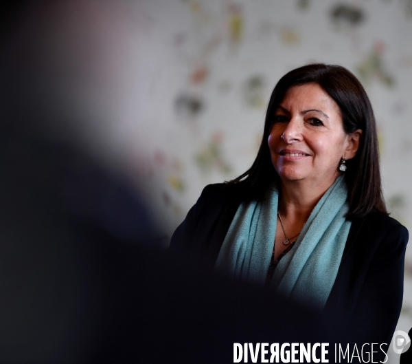 Anne hidalgo lance le grand paris en commun