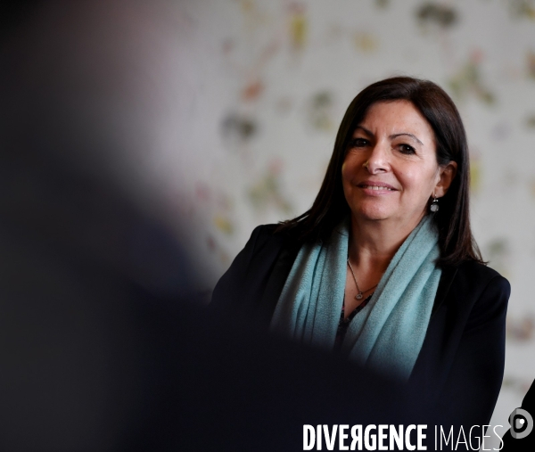 Anne hidalgo lance le grand paris en commun