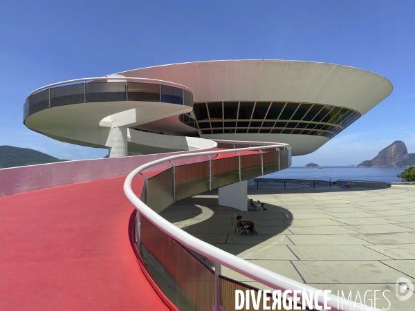 Musee d art contemporain de niteroi a rio