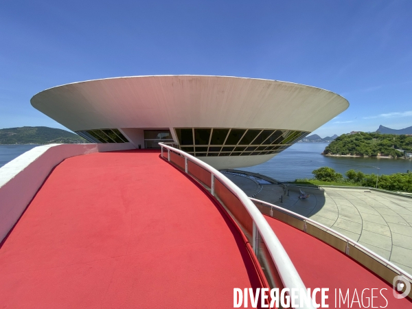 Musee d art contemporain de niteroi a rio