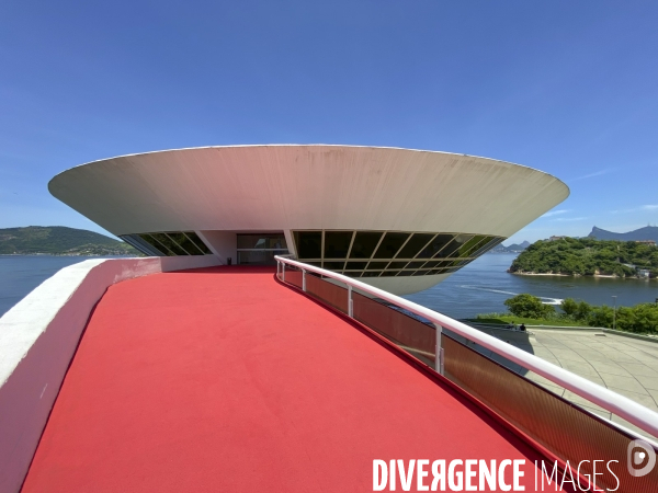 Musee d art contemporain de niteroi a rio