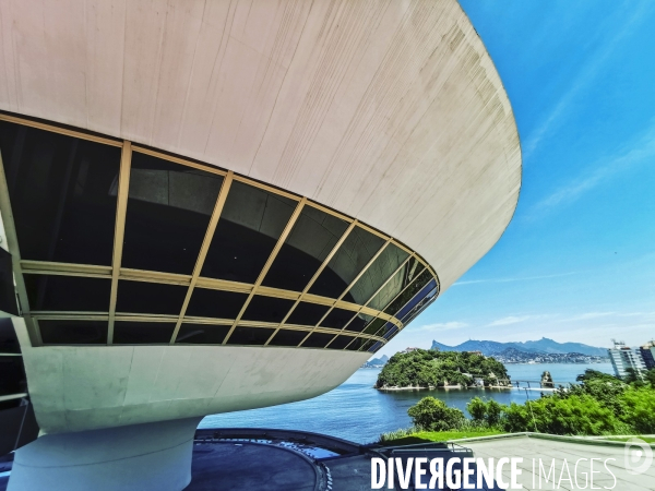 Musee d art contemporain de niteroi a rio