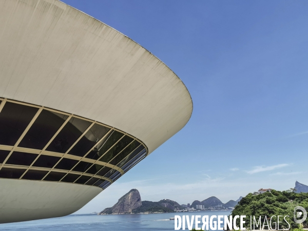 Musee d art contemporain de niteroi a rio