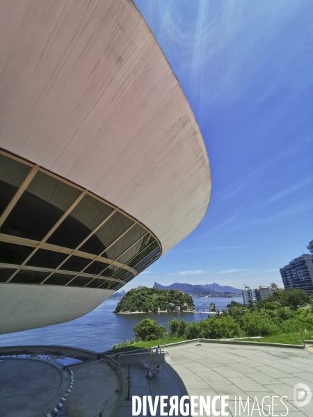 Musee d art contemporain de niteroi a rio