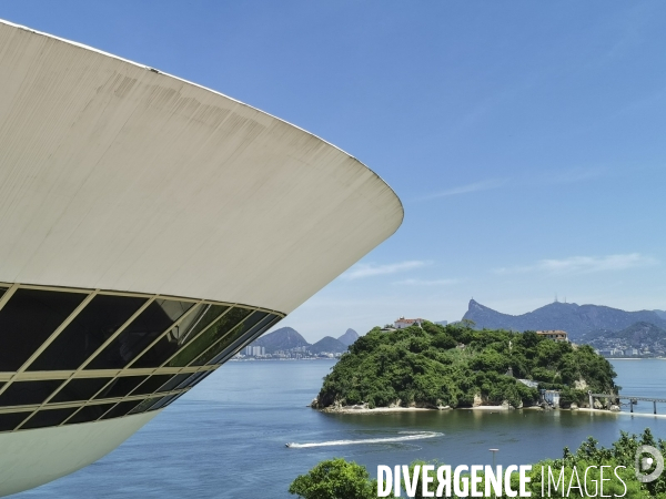 Musee d art contemporain de niteroi a rio